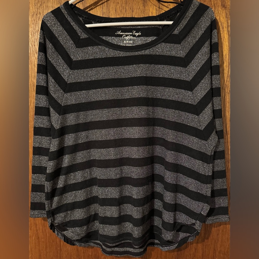 American Eagle 3/4 Sleeve Top In Black & Silver ~ AE ~ Festival ~ Size Small